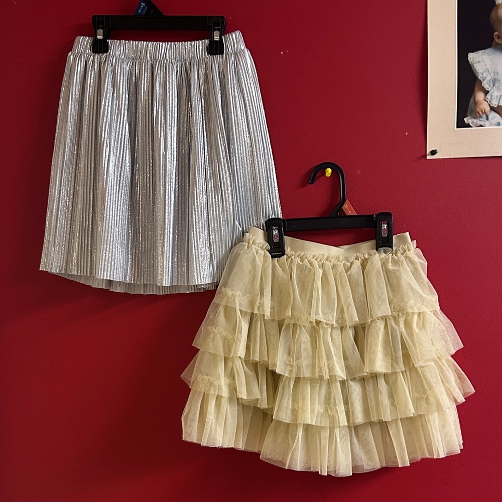 Elegant Silver and Cream Skirt Set size 7-8 wonder nation and 365 kids